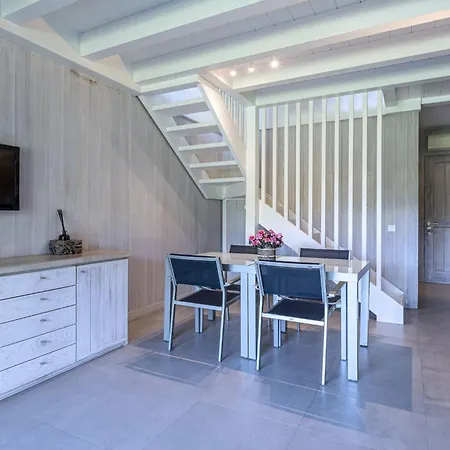 Le Du Domaine Le Petit Sperone By Interhome *